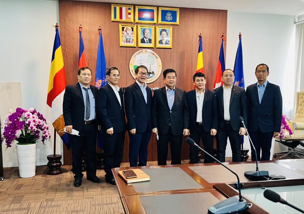 Tham dự chương trình có ông Trần Bá Dương Chủ tịch HĐQT THACO và ông Trần Bảo Sơn – Tổng Giám đốc THACO AGRI