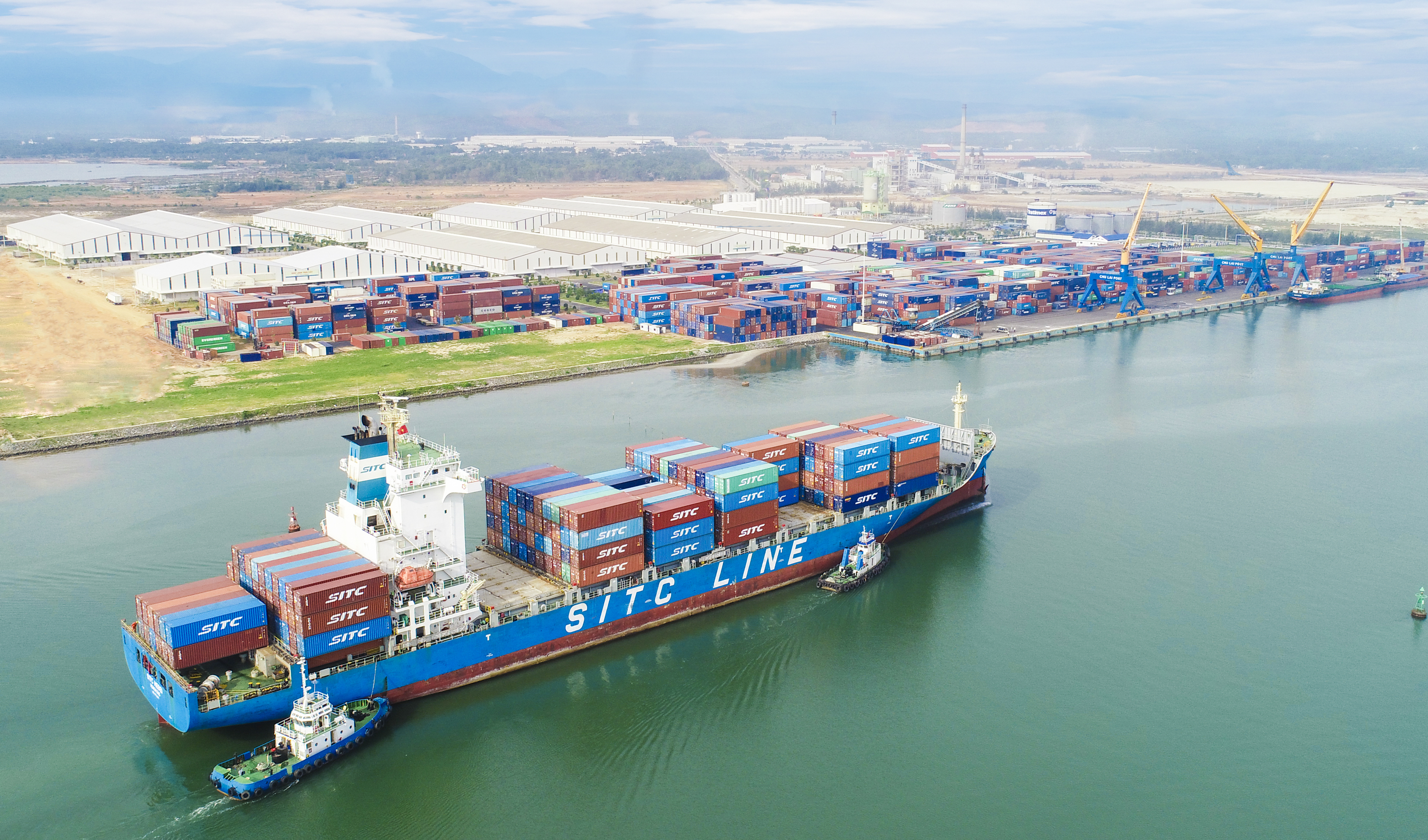 10. Tàu SITC HEBEI dài 172m cập cảng và làm hàng tại cảng Chu Lai với tần suất 1 chuyến _ tuần.jpg