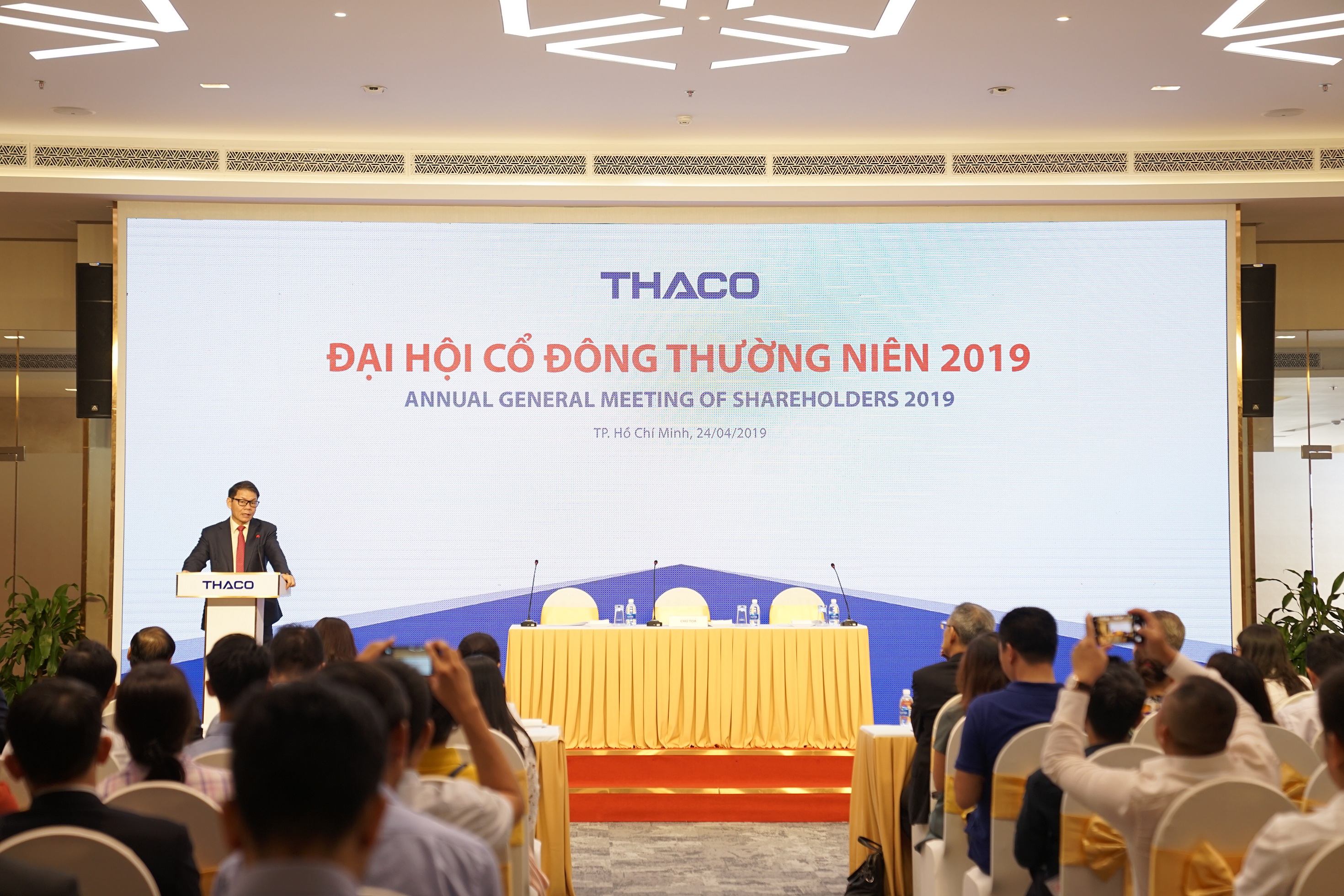 1. CT phat bieu tai DHCD.JPG