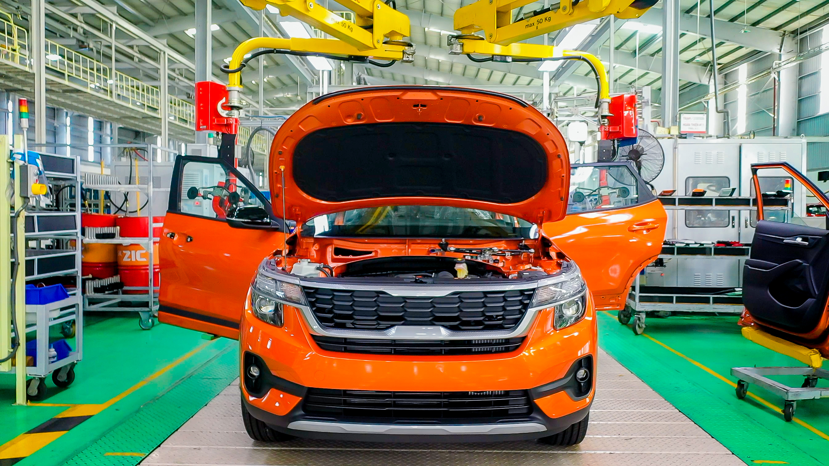 1. Trạm lắp ráp cửa vào xe Kia Seltos hoàn thiện - Dây chuyền lắp ráp.JPG