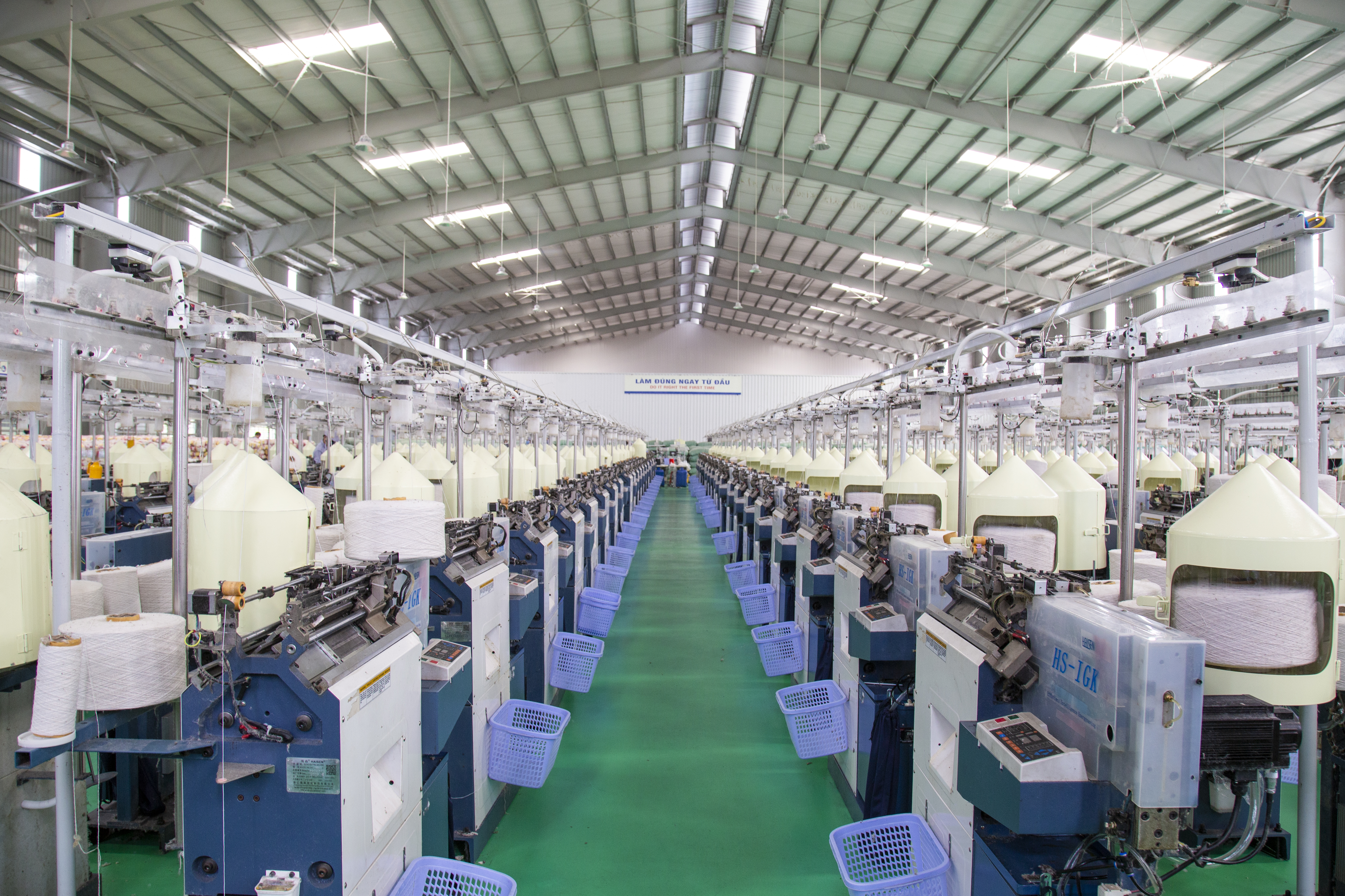 2. Dây chuyền dệt tự động.jpg