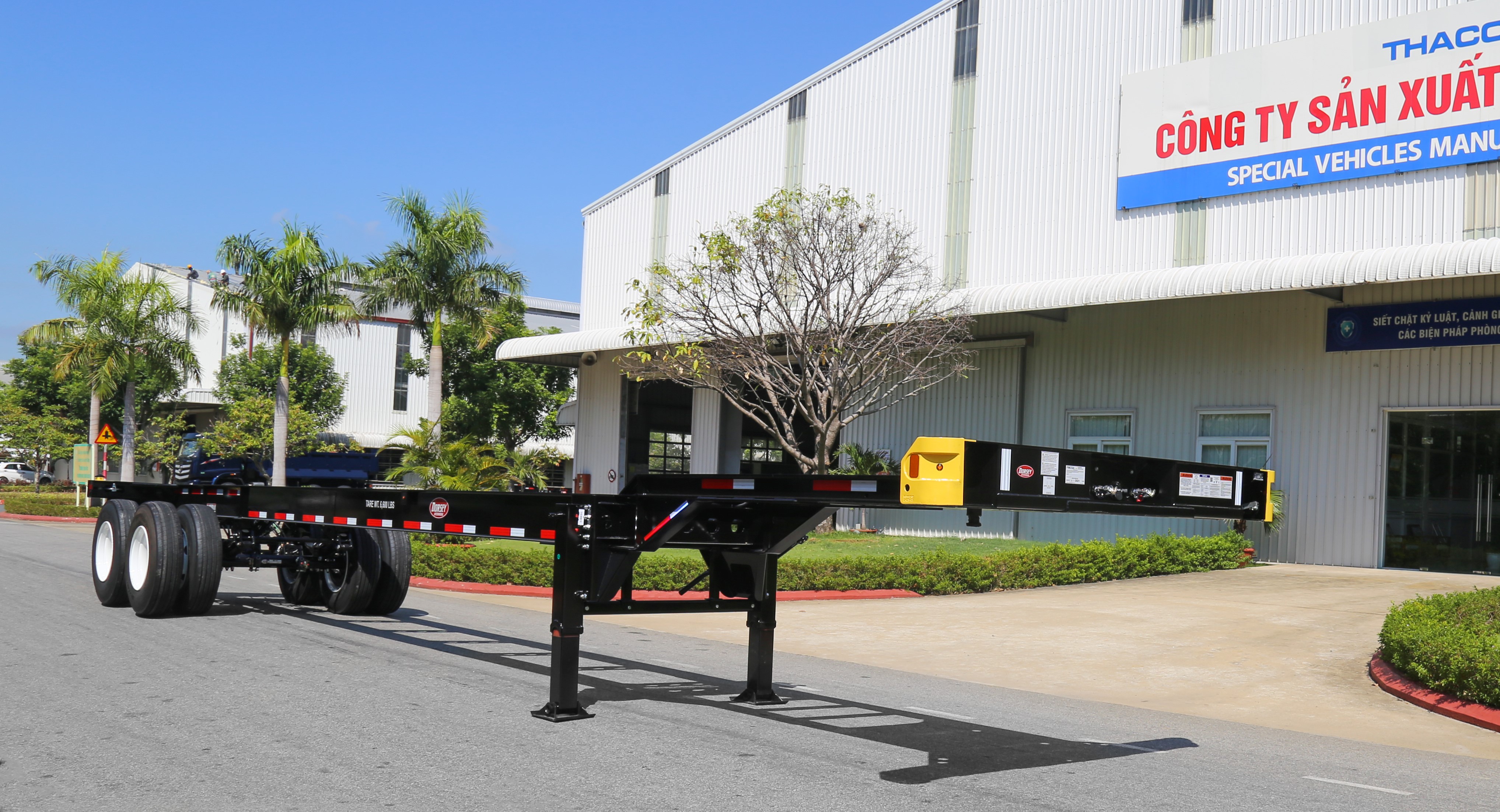 4. Sản phẩm sơmi rơmoóc xương 2 trục 40 feet.JPG