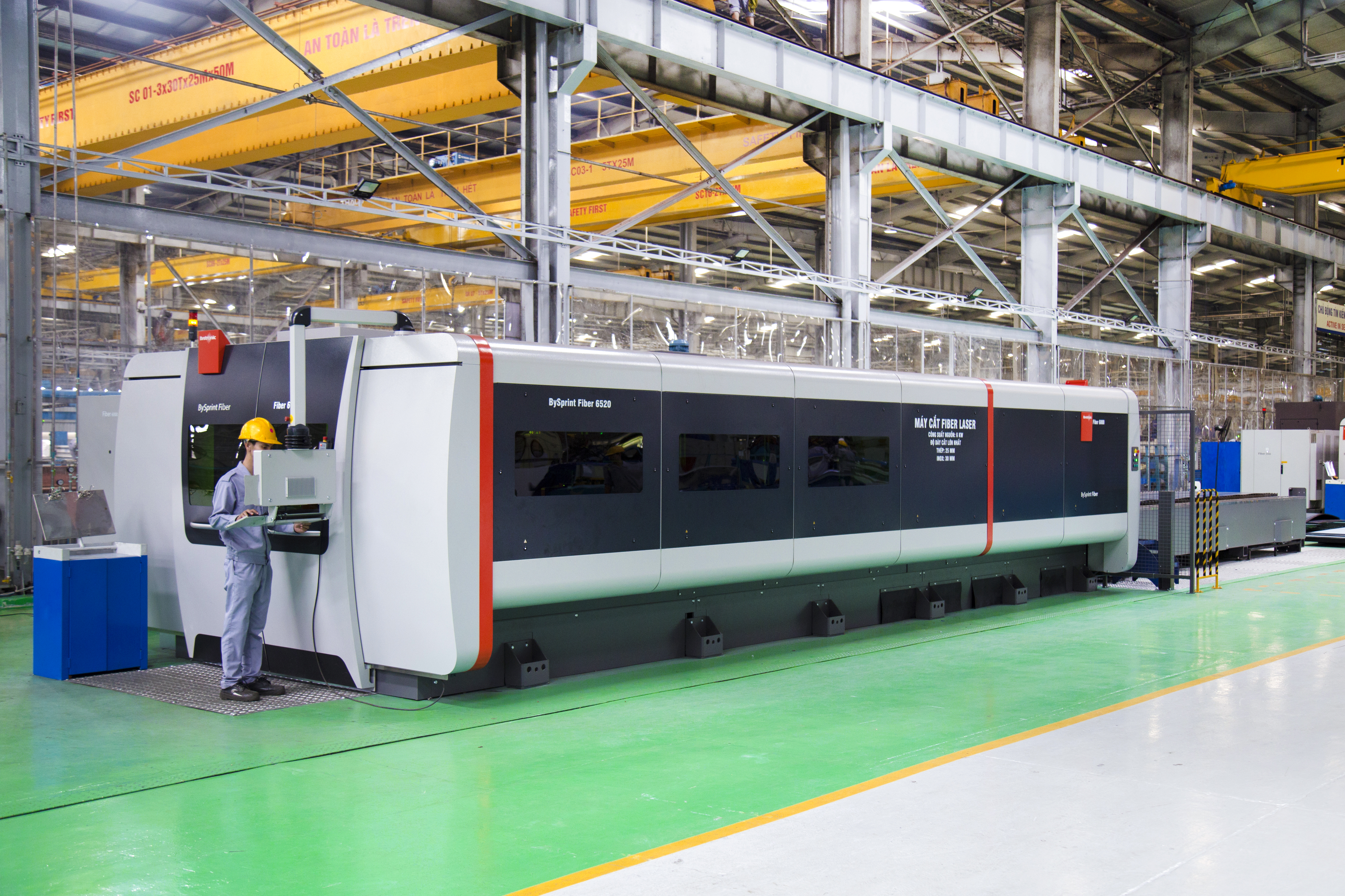 5. Máy cắt Fiber lazer.jpg