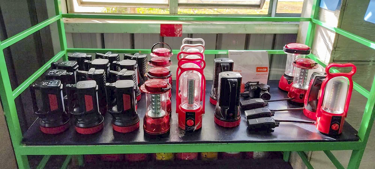 7. Trang thiết bị phòng chống bão lụt được tập kết về vị trí sẵn sàng edit.jpg