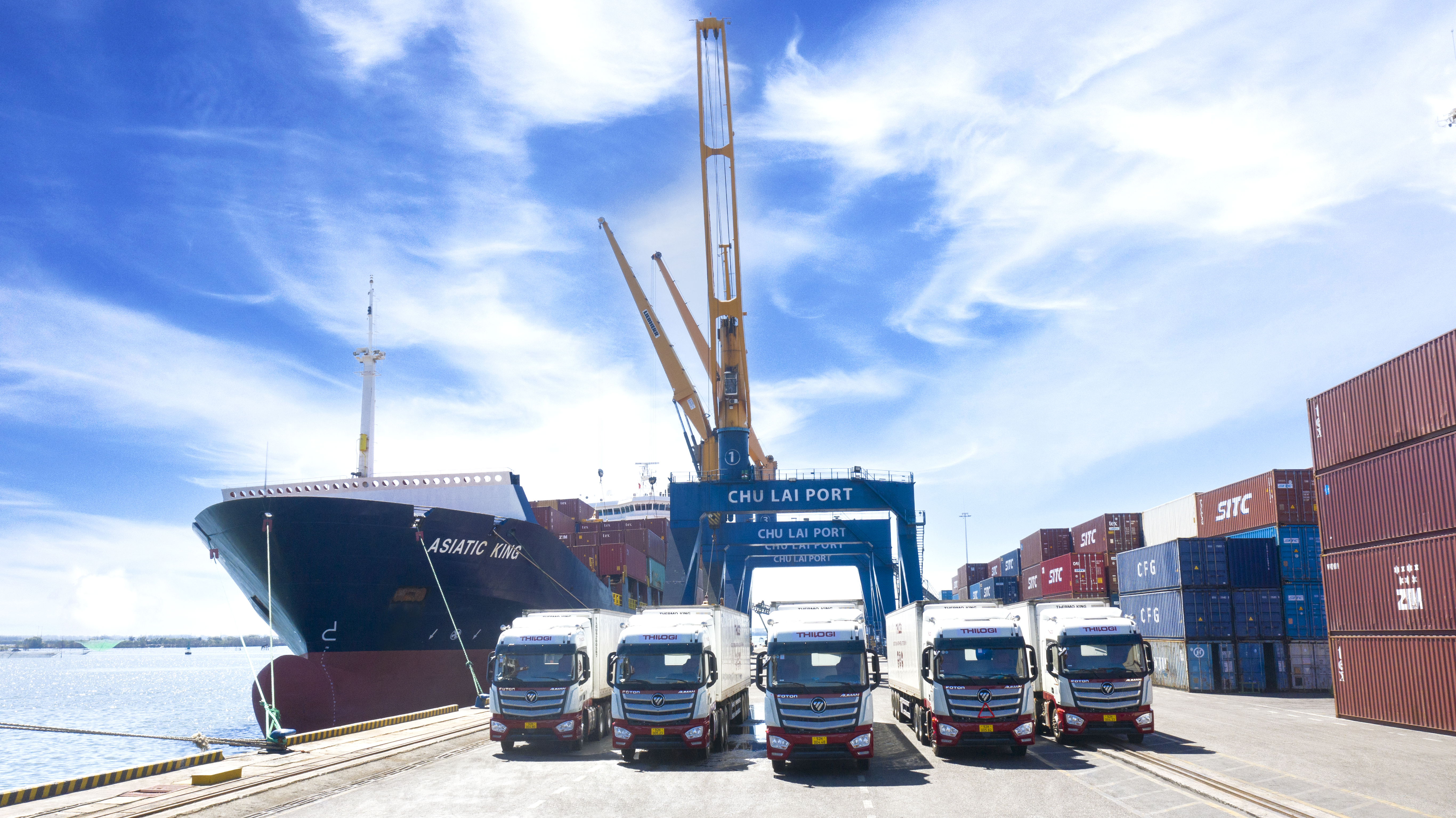 8. Xe vận chuyển nông sản của THILOGI tại cảng Chu Lai.jpg