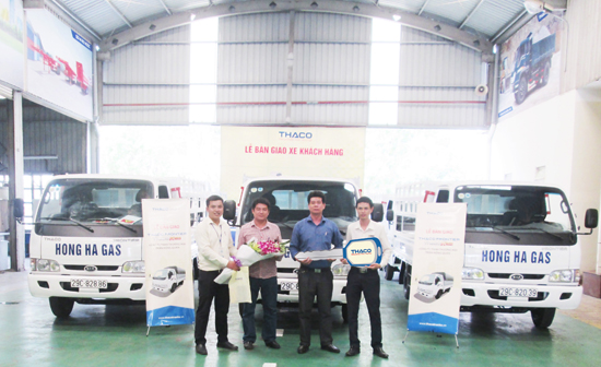 Ban giao xe Tran Hong Quan 2.jpg