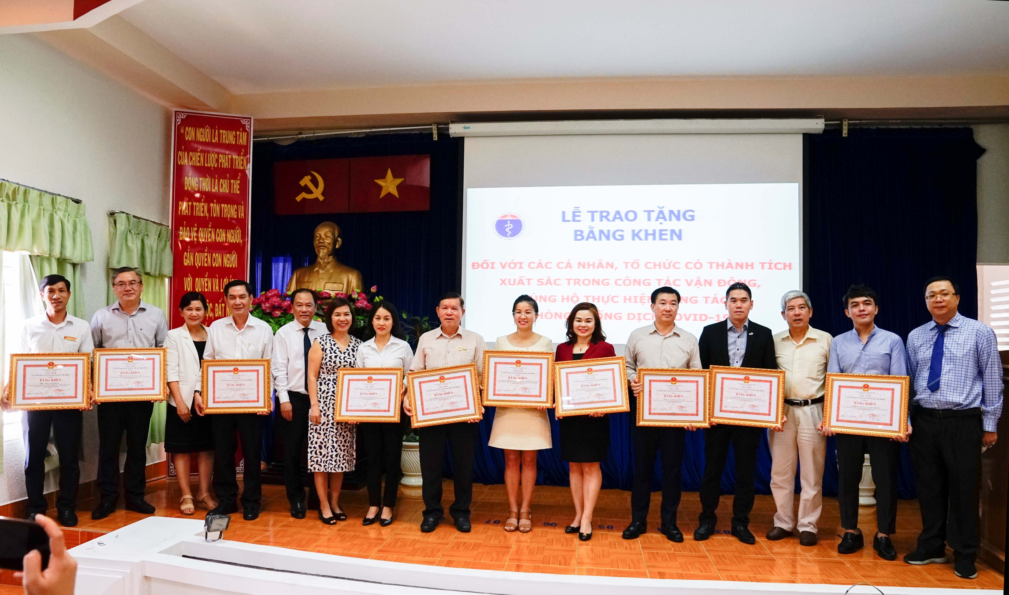 bằng khen TPHCM 02.JPG