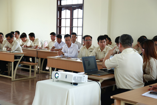 DAO TAO XE CHUYEN DUNG (1).jpg