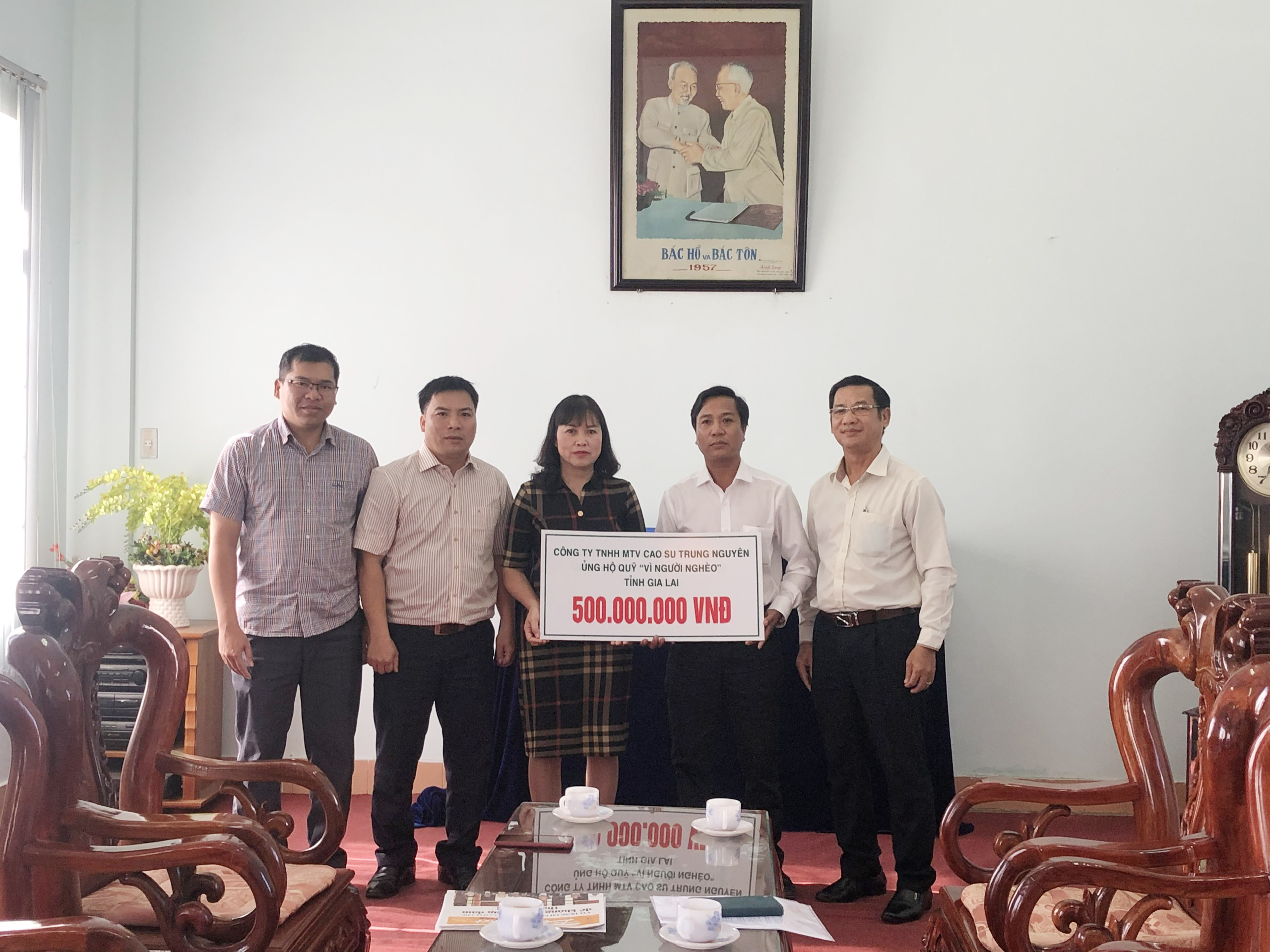 Ủng hộ Vì người nghèo tỉnh Gia Lai.jpg