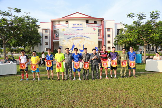 giai bong da nghỉ rong (1).jpg