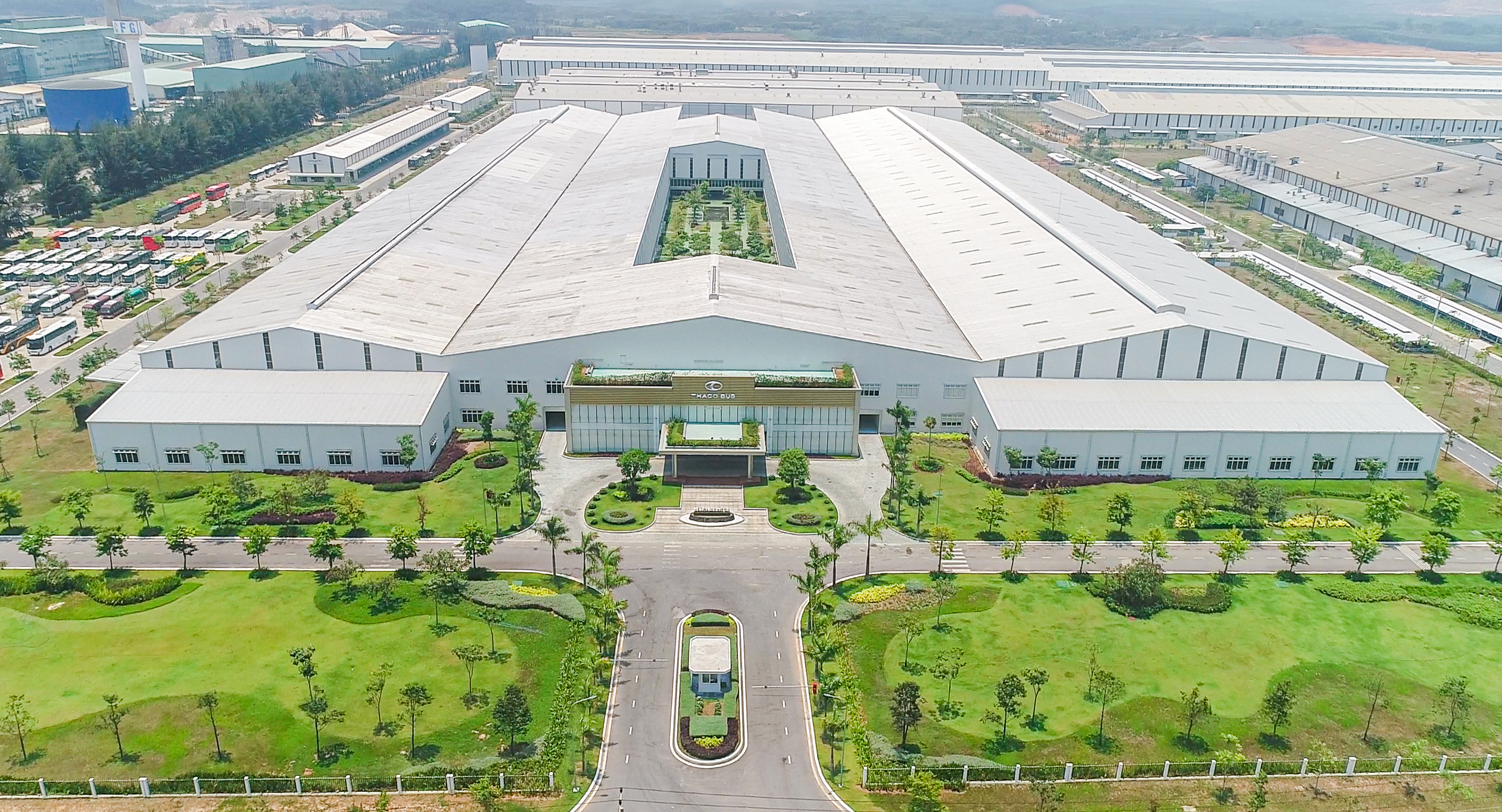 Hình 1. Nhà máy Bus THACO.JPG
