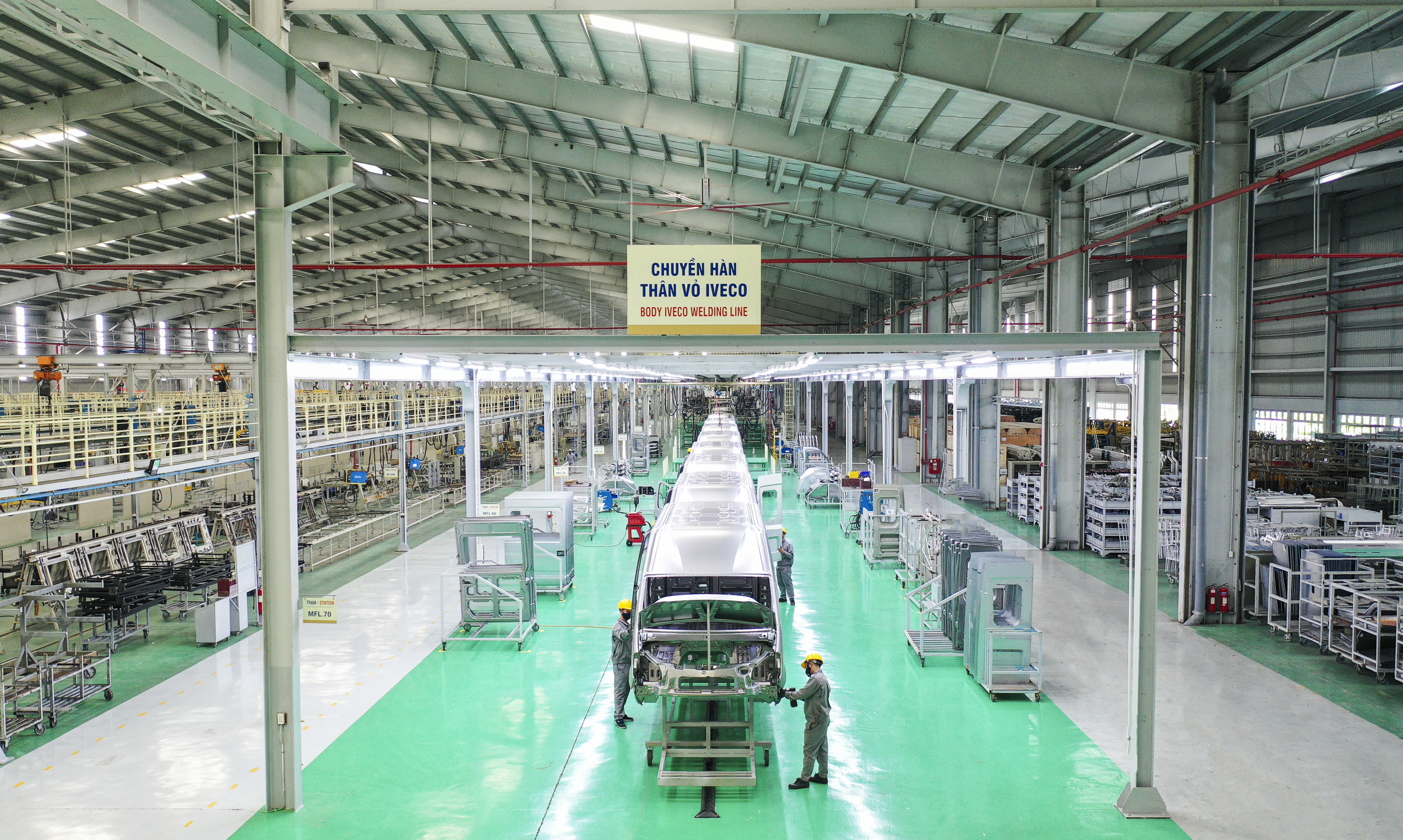 Hình 3. Trạm hàn hoàn thiện xe Minibus Iveco (2).JPG