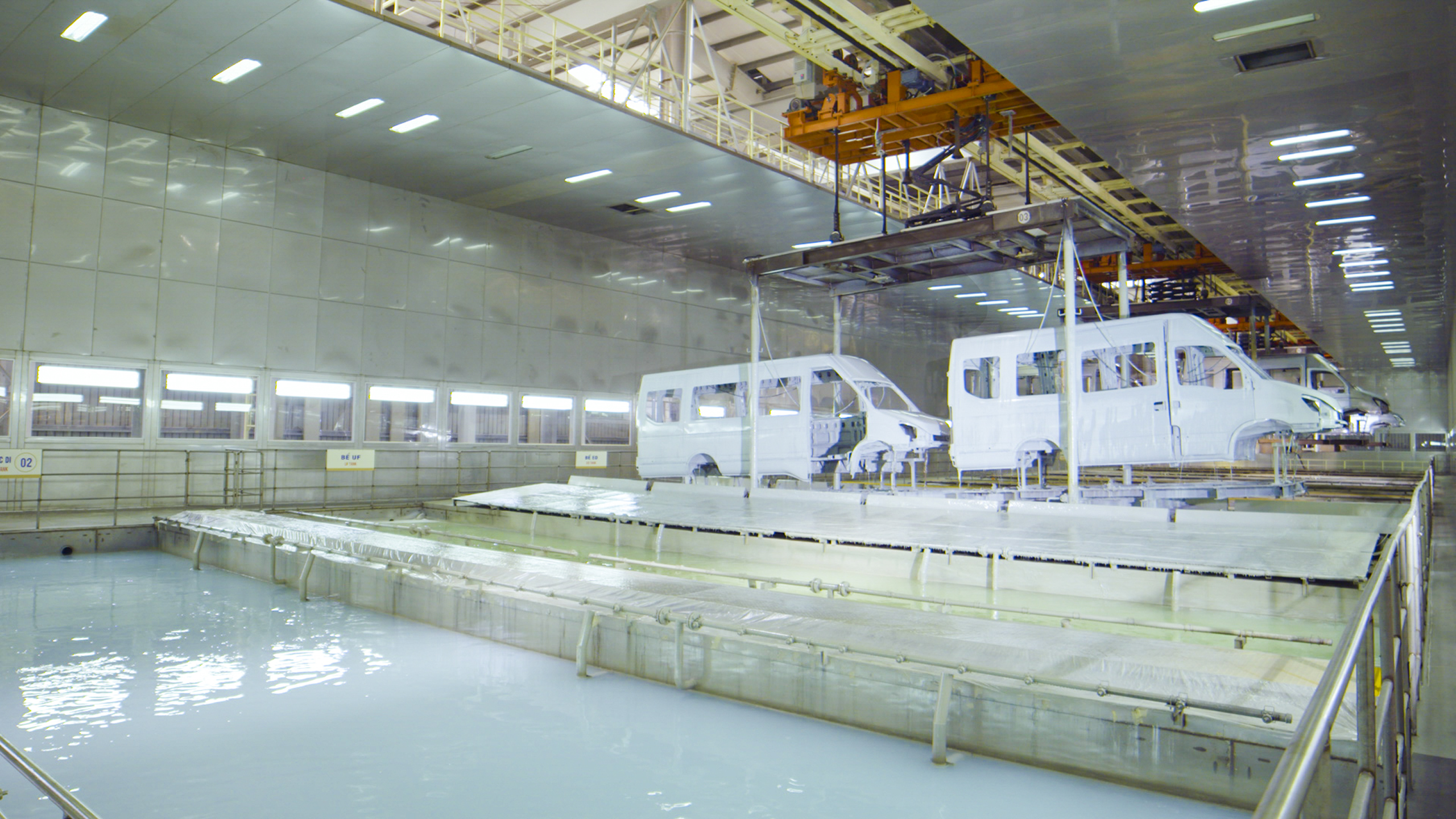 Hình 4. Dây chuyền sơn nhúng ED Minibus Iveco.jpg