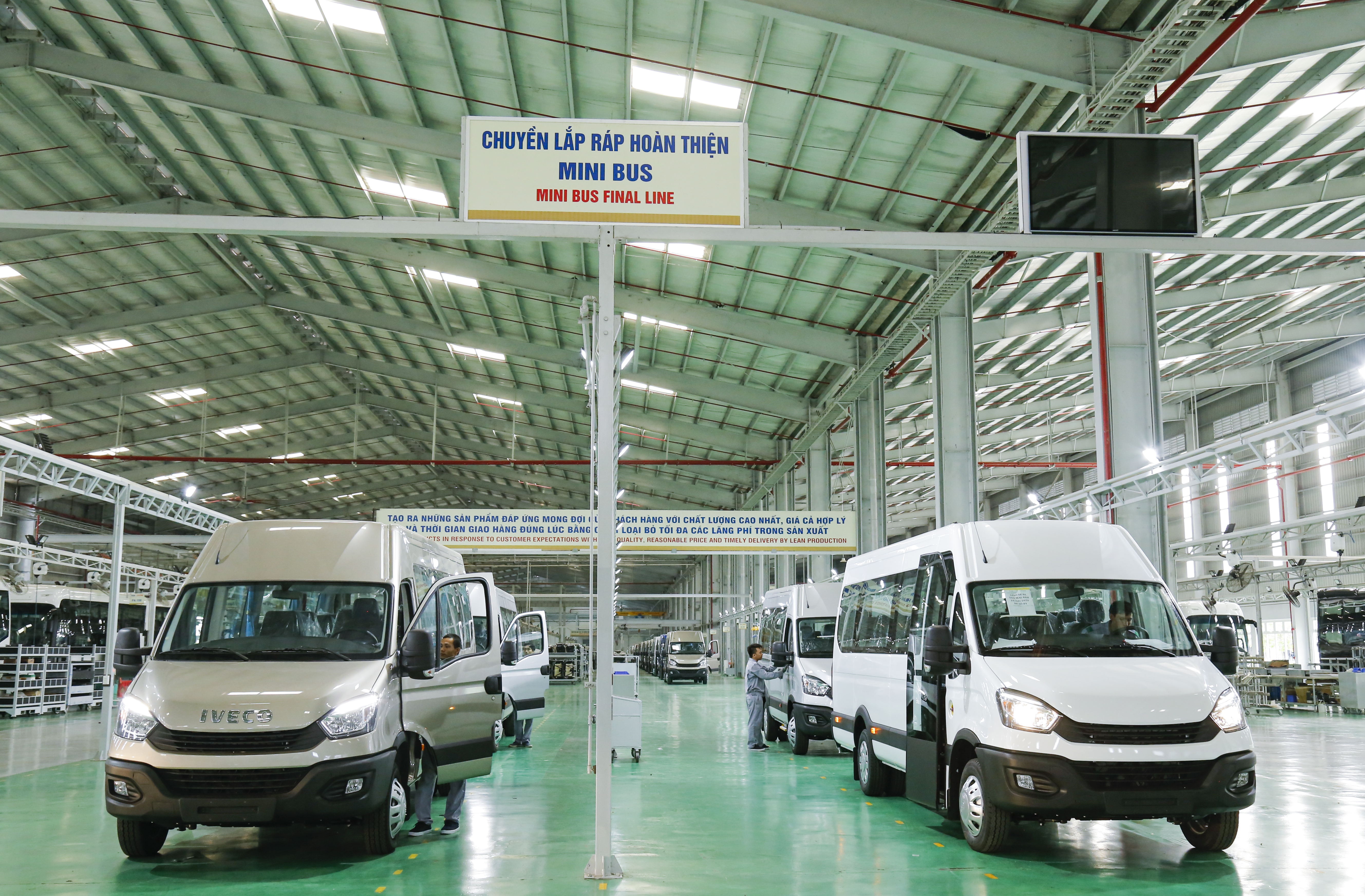 Hình 7. Trạm lắp ráp hoàn thiện Minibus Iveco.JPG