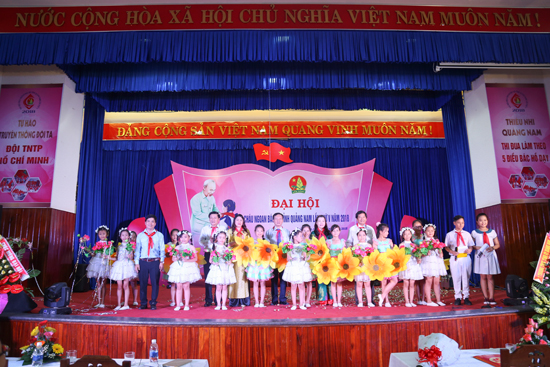 hoc bong Bac Ho (3).jpg