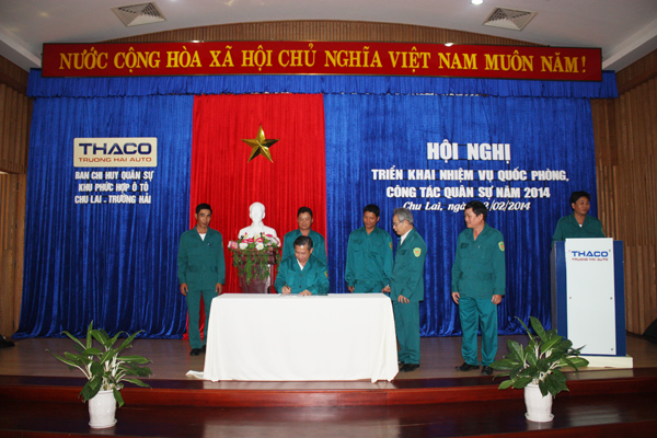 hoi-nghi-quoc-phong-1.jpg