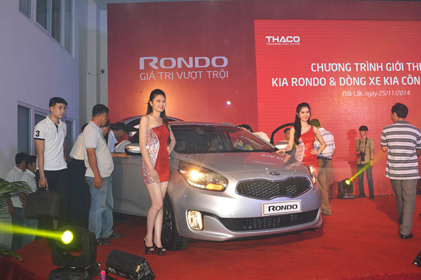 Kia_Rondo_tai_Dak_Lak.jpg