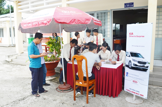 kia Vĩnh Long gioi thieu cong nghe xe KIA (2).jpg