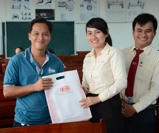 kia Vĩnh Long gioi thieu cong nghe xe KIA (4).jpg