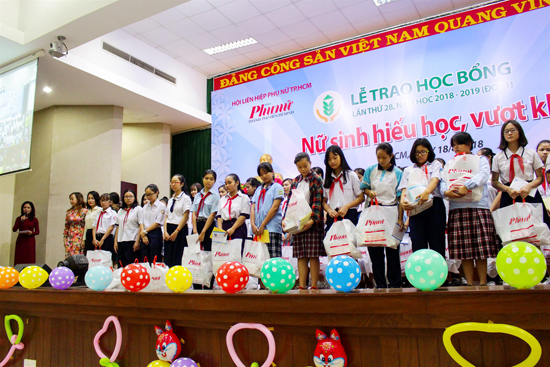 nu sinh hieu hoc (4).jpg