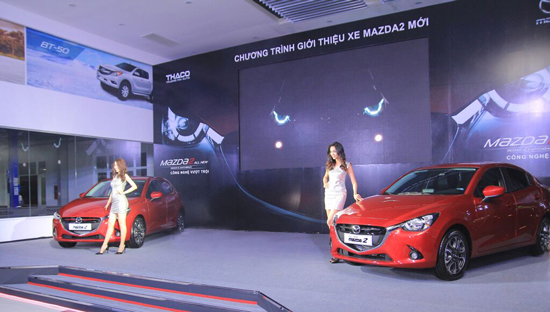 ra-mat-mazda-2-showroom-can-tho.jpg