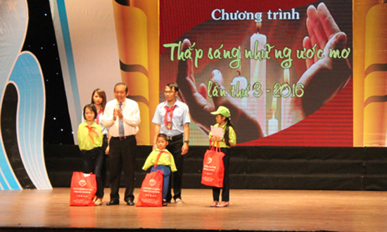 thap sang nhung uoc mo1.jpg