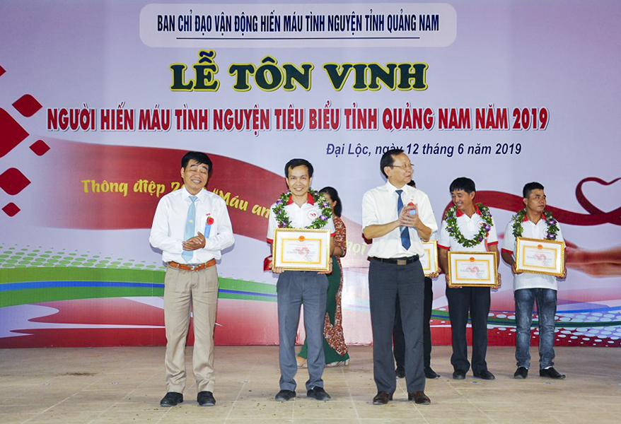 Ton vinh hien mau (1).jpg