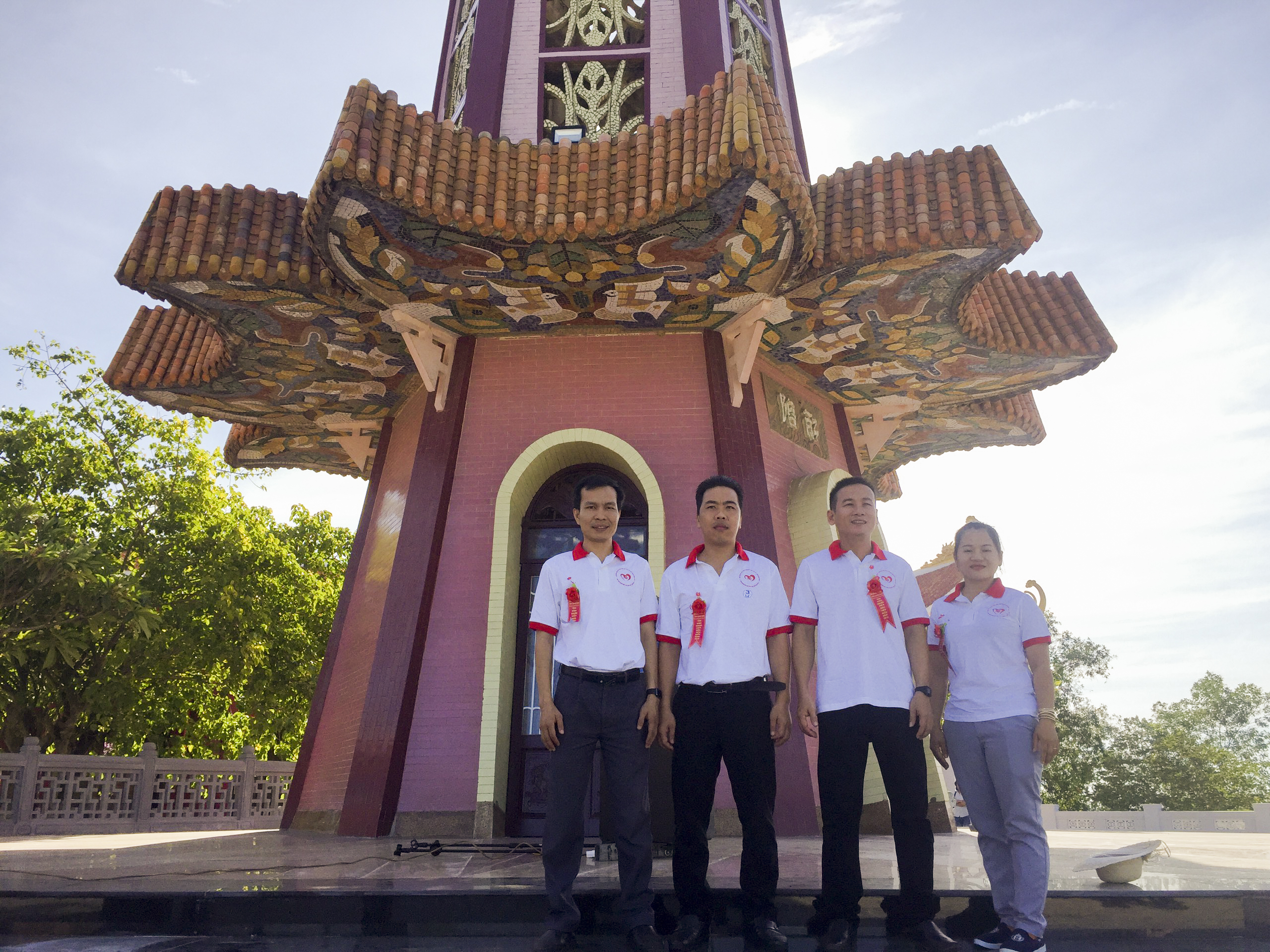 Ton vinh hien mau (2).jpg