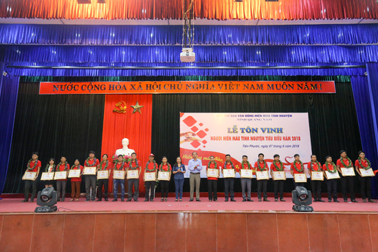 ton vinh hien mau (5).jpg