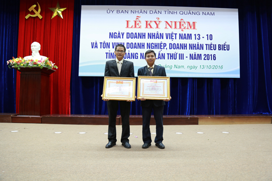 vinh danh tai va kia (1).jpg