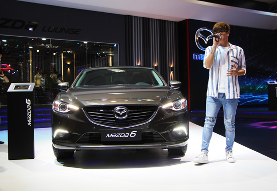 ca si bieu dien (2).jpg