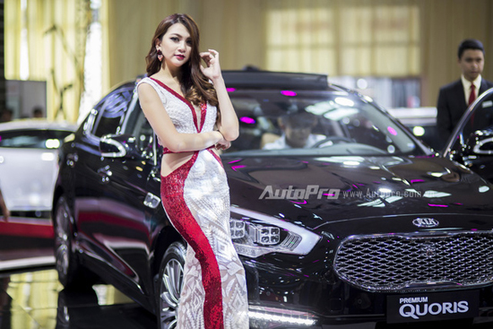 nguoi dep va xe (5).jpg