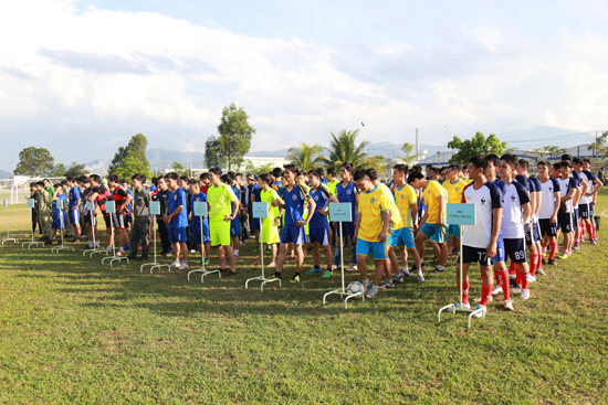 giai bong da nghỉ rong (2).jpg