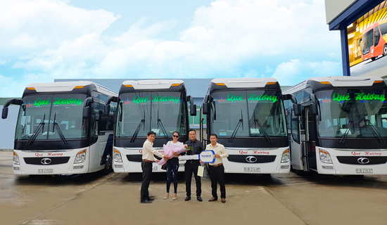 Giao xe TB120SL Que Huong.jpg