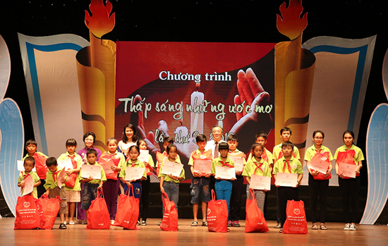 thap sang nhung uoc mo3.jpg
