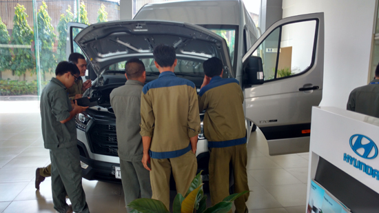 MINIBUS HYUNDAI (1).jpg