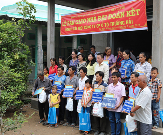 trao nha dai doan ket (3).jpg