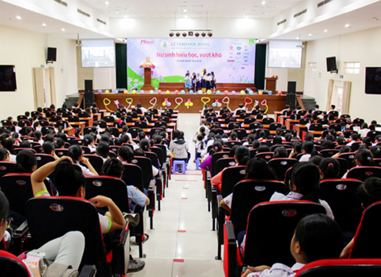 nu sinh hieu hoc (1).jpg