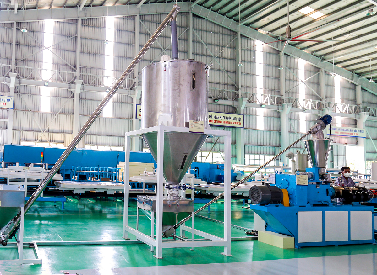 2. Máy đùn nhựaEDIT.png