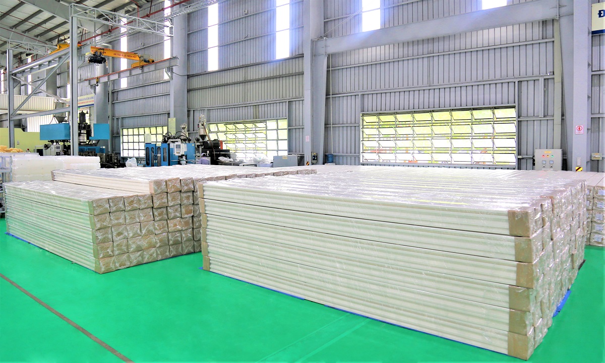 14. Lô ống nhựa thủy canh thứ hai được đóng kiện phục vụ xuất khẩu sang Israel-edit.jpg