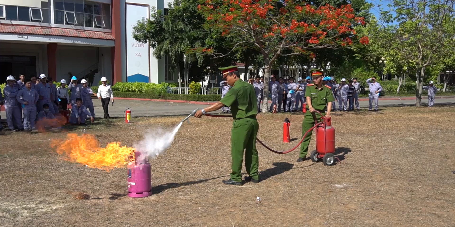 Huấn luyện PCCN tại Trường Cao đẳng THACO.png