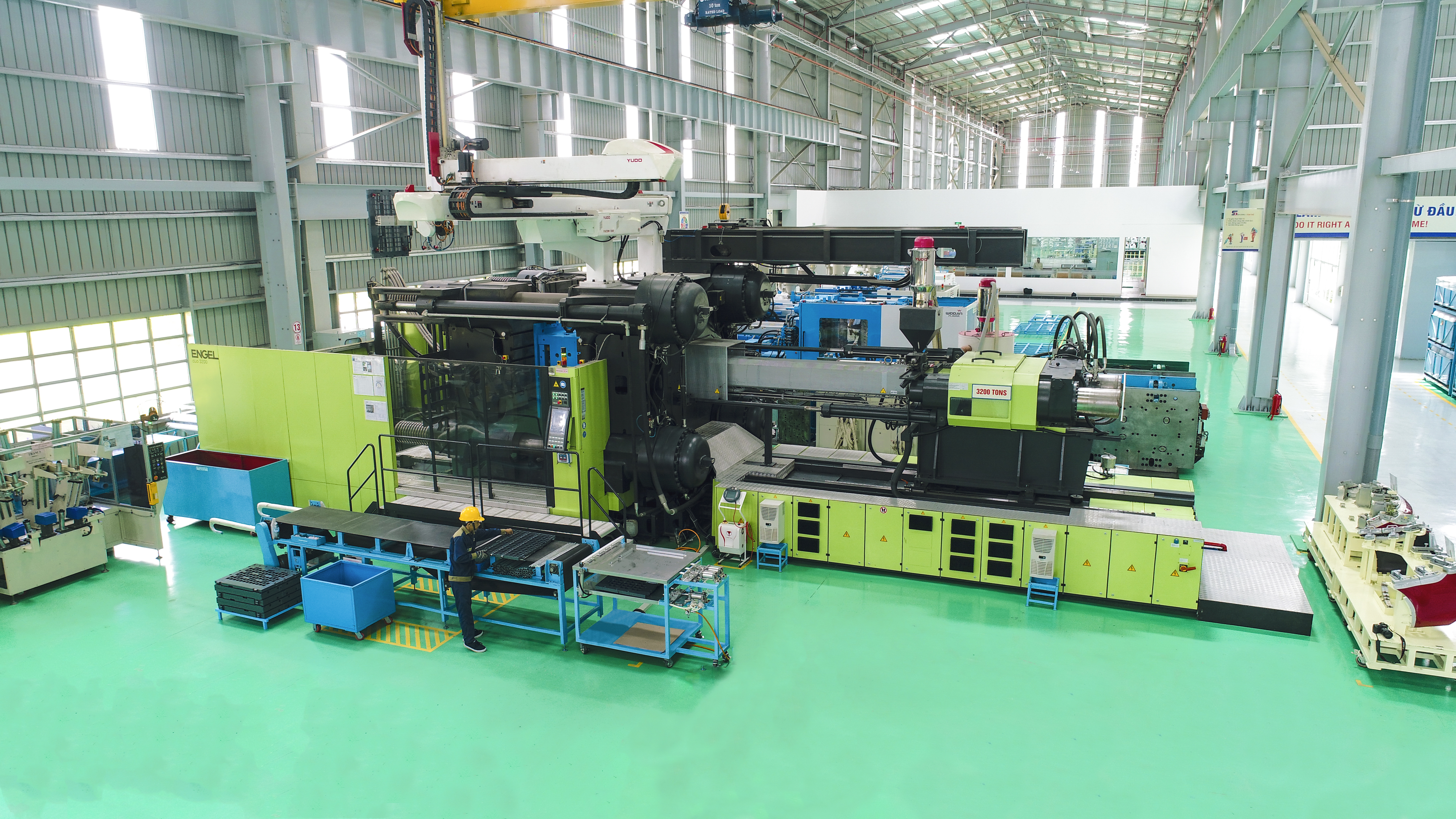 3. MAY EP PHUN 3200 TAN.JPG