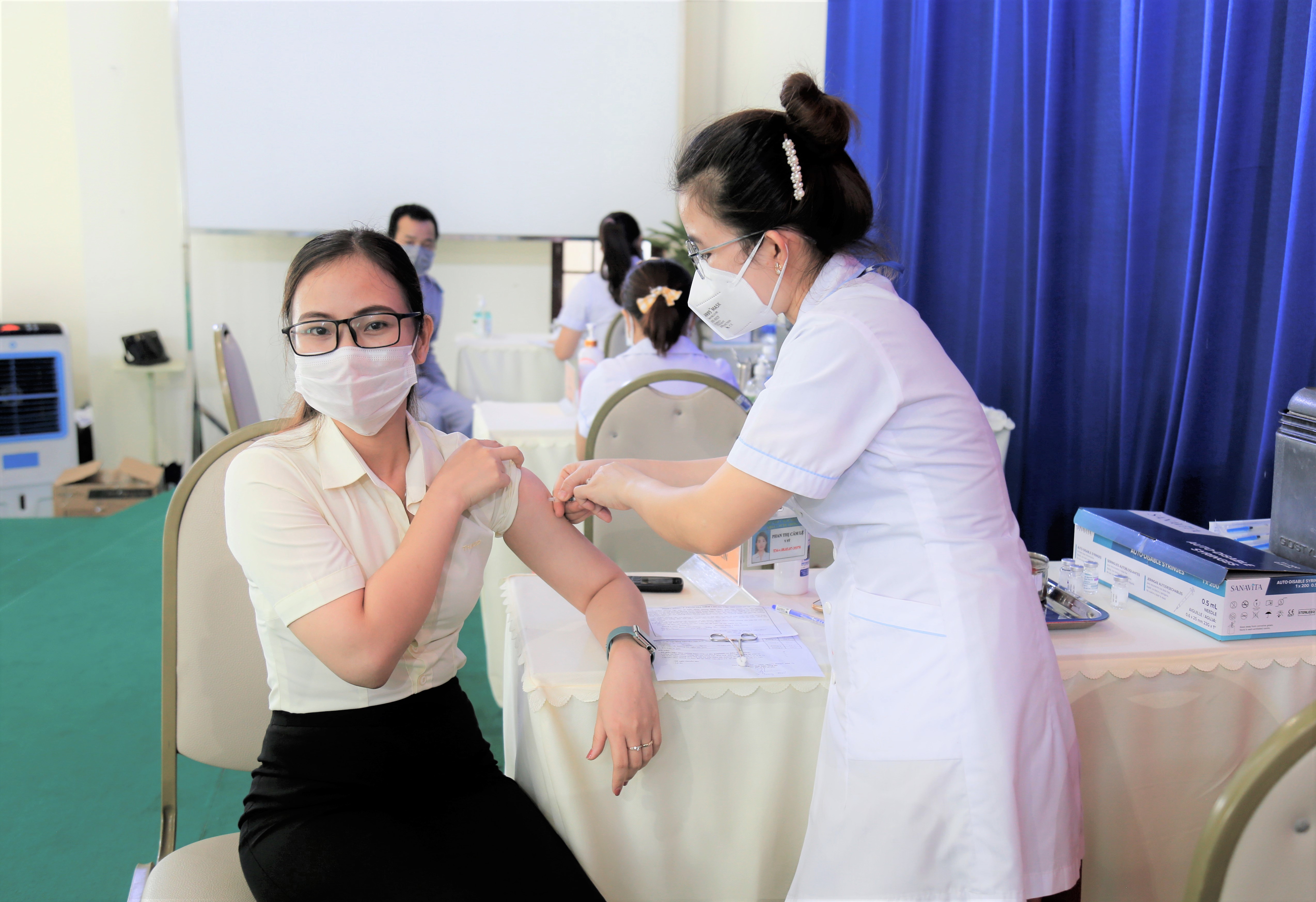 12. Ti&ecirc;m vaccine..jpg